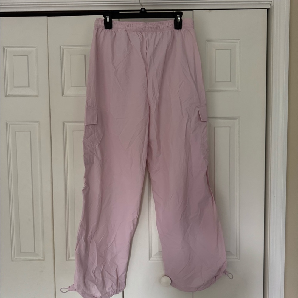 NWT Gilly Hicks Pink Cargo Pants - Picture 3 of 3